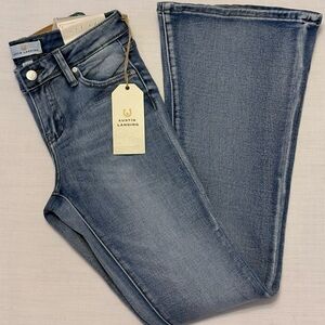 NWT Sz 1 Austin Landing Embellished Butterfly Light Blue
Flare Jeans